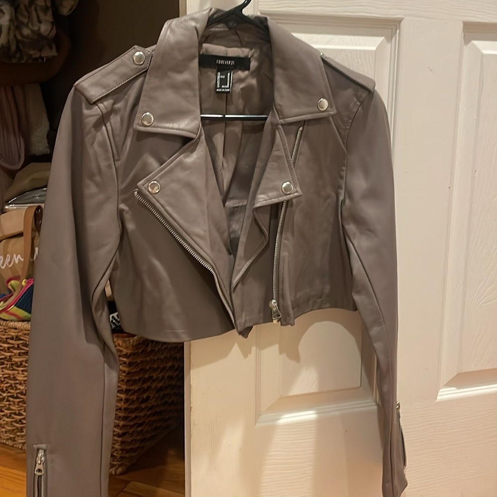 Forever 21 cropped faux leather jacket size medium